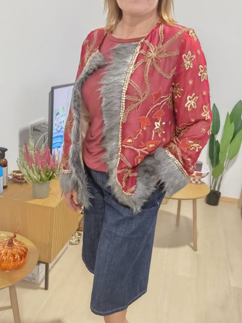 Chaqueta bordada con lentejuelas y pelo
